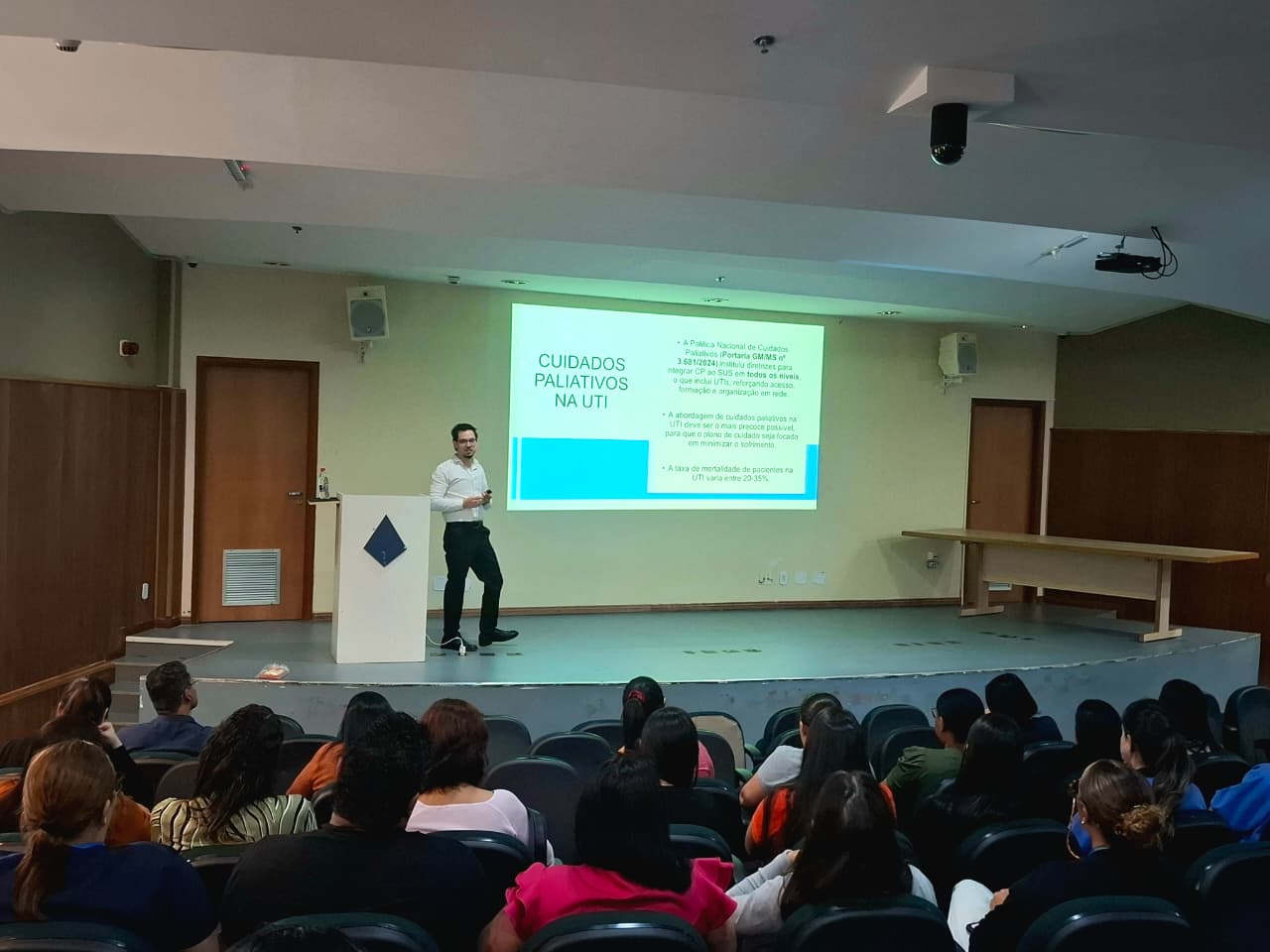 Cuidados paliativos qualificam assistência a pacientes críticos no Hospital de Santa Maria