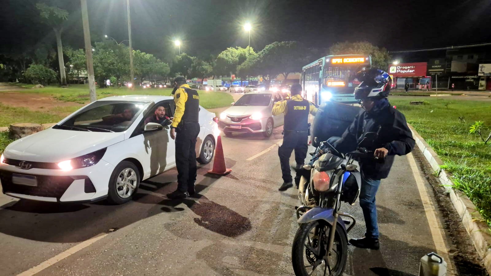 Lei Seca  autua 24 motoristas no fim de semana