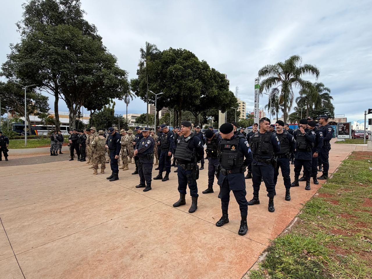Operação Dois de Ouro mobiliza unidades especializadas da PMDF em Taguatinga