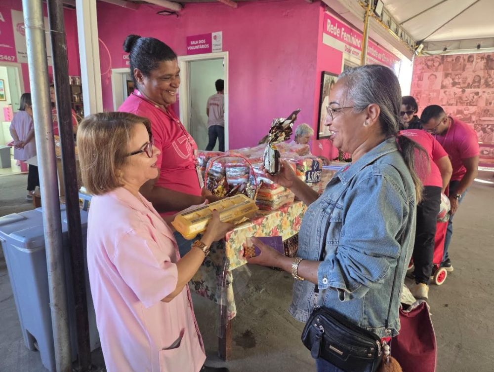 Rede Feminina leva alimentos e acolhimento a pacientes com câncer no Hospital de Base