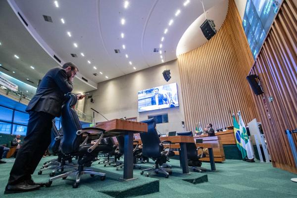 Em plenário, deputados manifestam preocupação com o futuro do BRB