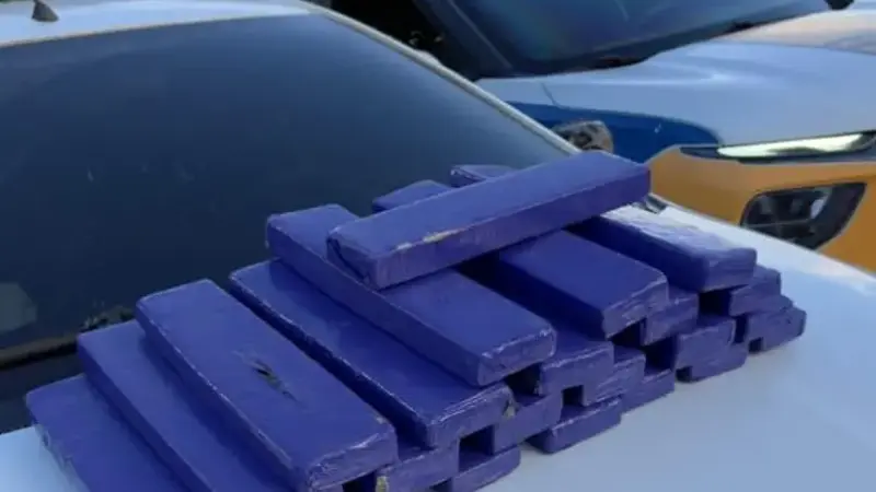 PMMG Monte Carmelo – Barras de maconha apreendidas em abordagem policial