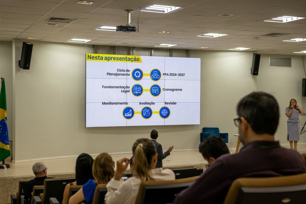 Encontro orienta sobre revisão e avaliação do planejamento de políticas públicas