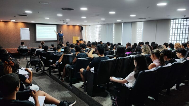 Biblioteca Nacional de Brasília oferece aulões preparatórios para vestibular 60+ da UnB