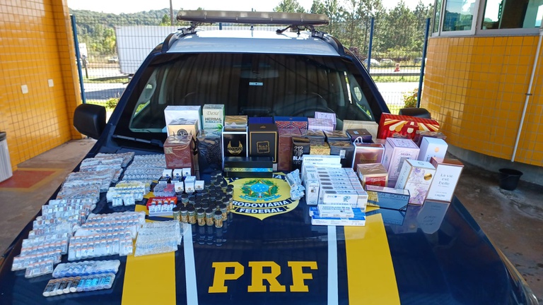 PRF apreende grande carga de medicamentos irregulares, eletrônicos e outros produtos contrabandeados na Régis Bittencourt