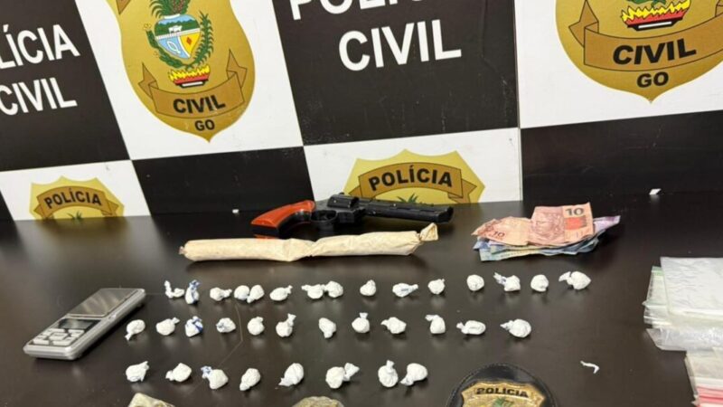 PCGO prende homem por ameaça à ex-companheira e por tráfico de drogas, em Valparaíso de Goiás
