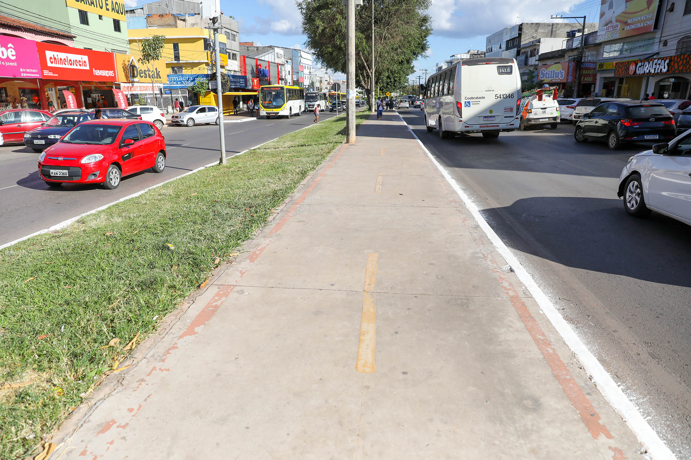 Obras na Avenida Paranoá melhoraram a vida de motoristas e pedestres