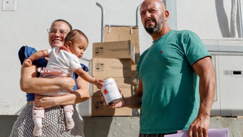 Terapia nutricional provê fórmulas gratuitas para crianças alérgicas ao leite de vaca