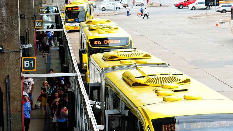 Reforço de ônibus começa três horas antes dos jogos da Seleção Brasileira