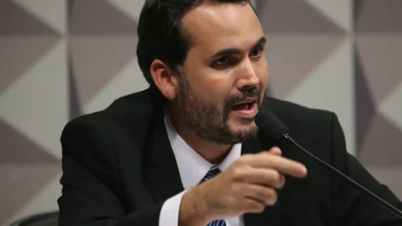 Governo descarta retomar subsídio extra de R$ 0,35 no diesel mesmo com petróleo perto de US$ 100