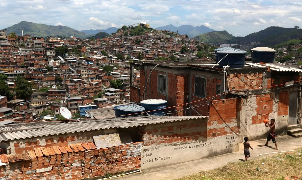 Estudo revela como gênero e raça travam ascensão social no Brasil