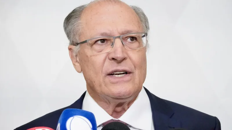 PSB oficializa Alckmin como vice de Lula na reeleição
