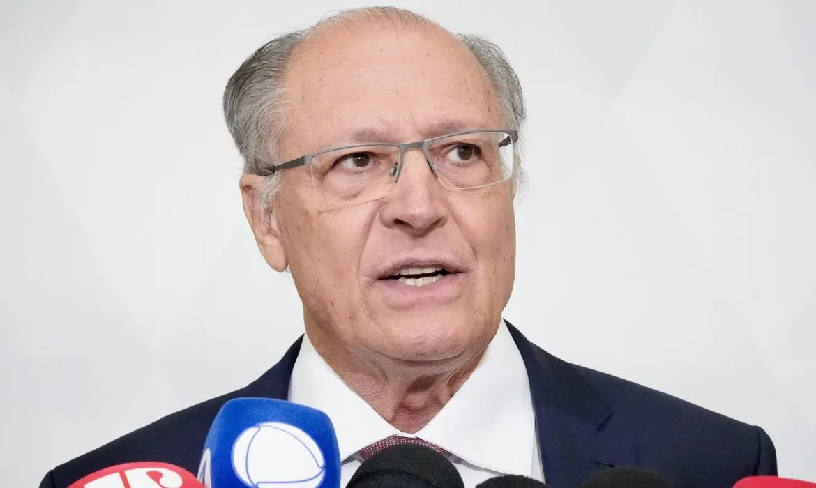 PSB oficializa Alckmin como vice de Lula na reeleição