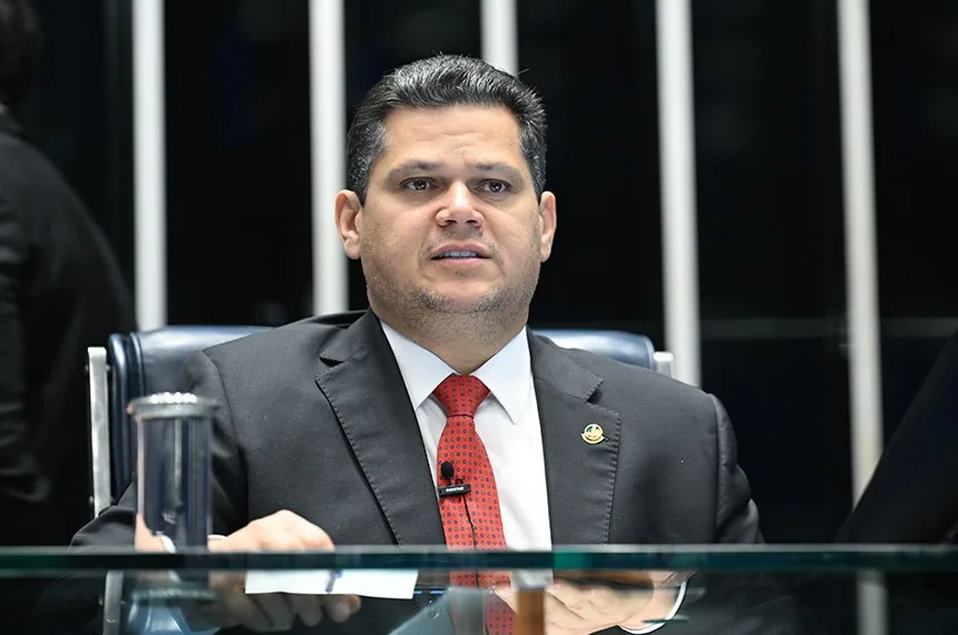 Alcolumbre confirma esforço concentrado presencial no Senado