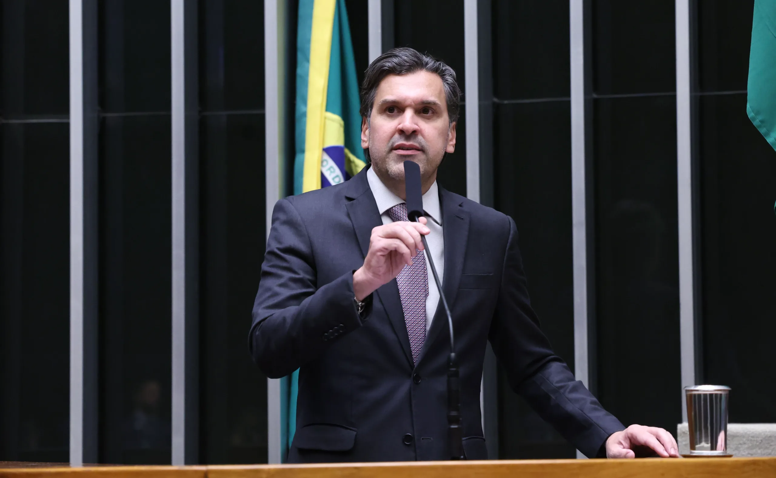 Câmara aprova reconhecimento facial em transporte e vias públicas