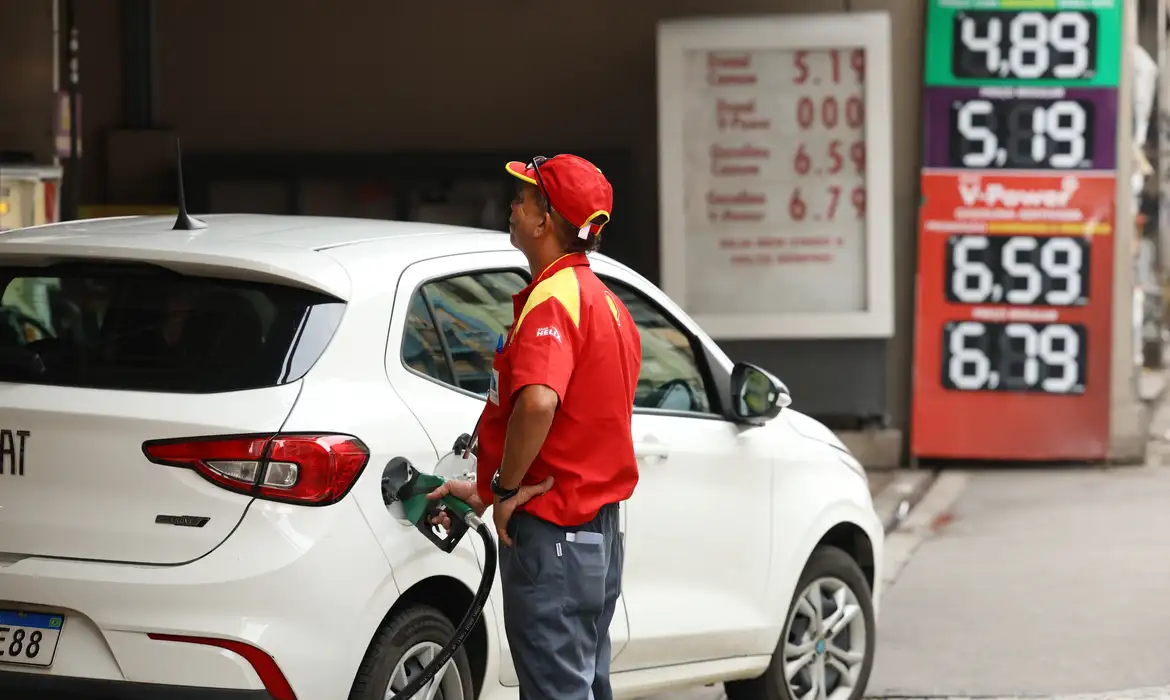 Etanol na gasolina: MPF questiona aumento aprovado pelo CNPE