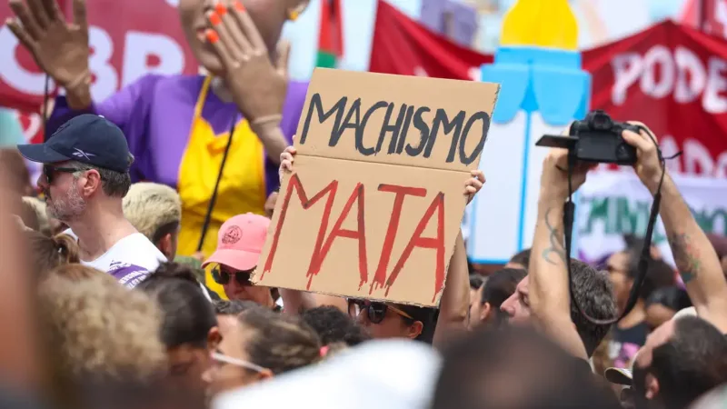 Sobrecarga doméstica aumenta risco de violência contra mulheres