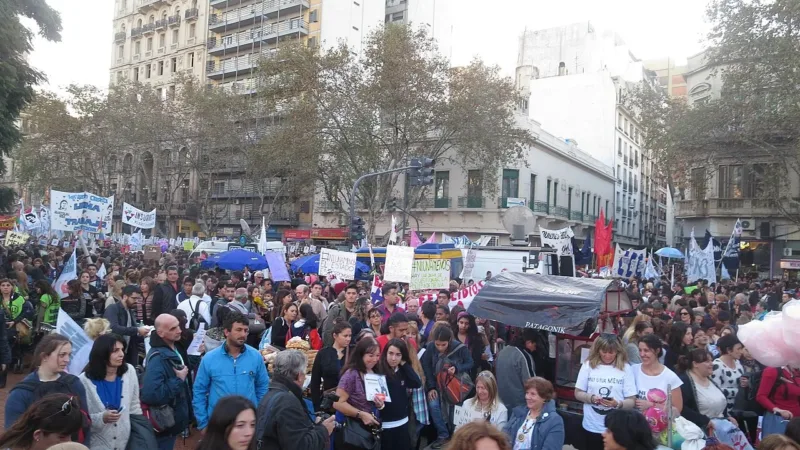 10 de outubro: data de mobilização contra a violência às mulheres reforça papel da educação