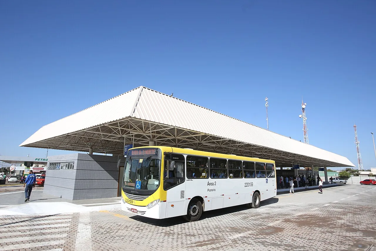 Ônibus do DF circulam com horário de dia útil no domingo das eleições