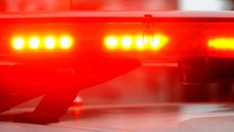 Ladrão é baleado e comparsa foge ao tentar assaltar policial civil em Taguatinga Sul