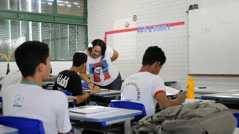 Após queda no Ideb, Secretaria de Educação do DF lança reforço escolar para o ensino médio