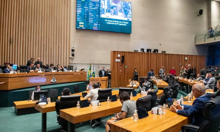 Aprovado projeto que exige profissionais habilitados em serviços de podologia no DF