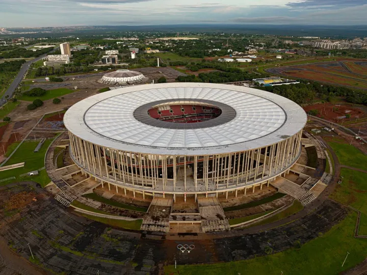 Arena BRB Mané Garrincha: estádio para 72 mil pessoas é o segundo maior do país e cartão-postal do Eixo Monumental