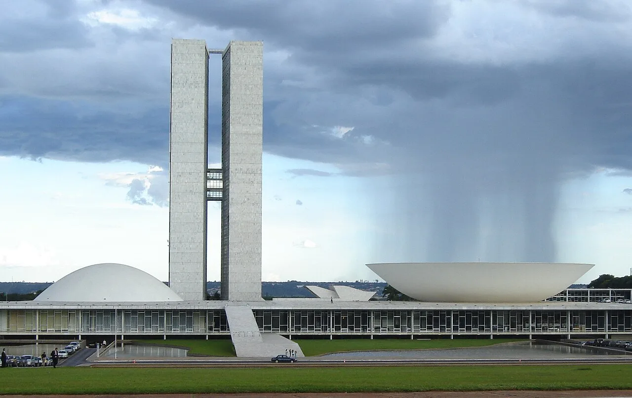 Ausências, Fundo Constitucional e suplentes parentes: veja como foi o debate ao Senado pelo DF