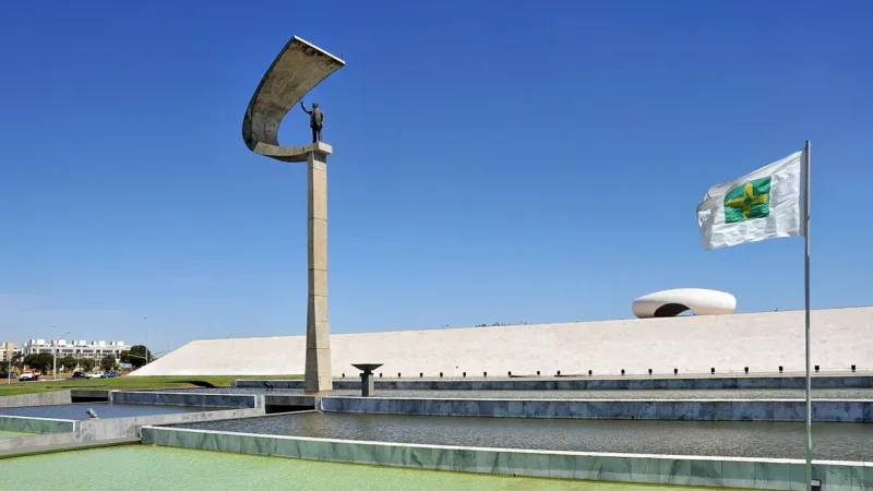 Camelo Bike Tour apresenta a Brasília modernista em roteiros de bicicleta de 3 a 7 horas