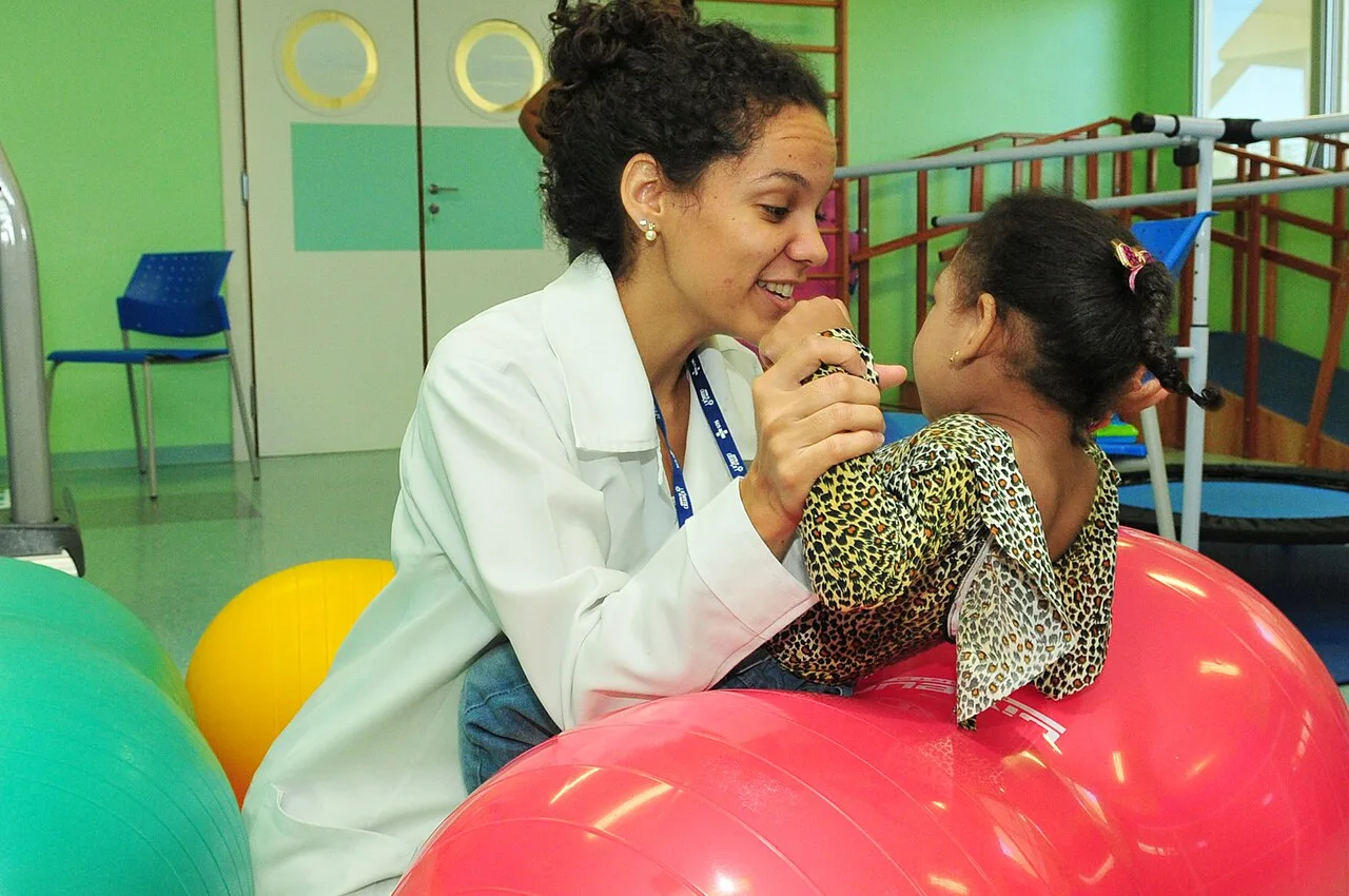 Campanha De Olho nos Olhinhos leva alerta sobre retinoblastoma a shopping de Brasília