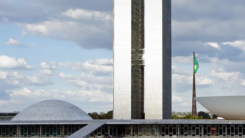 Candidatos ao Senado pelo DF avaliam debate e criticam ausências