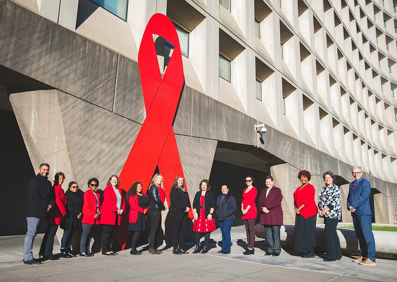 Carga viral indetectável impede transmissão sexual do HIV, confirma estudo da OMS