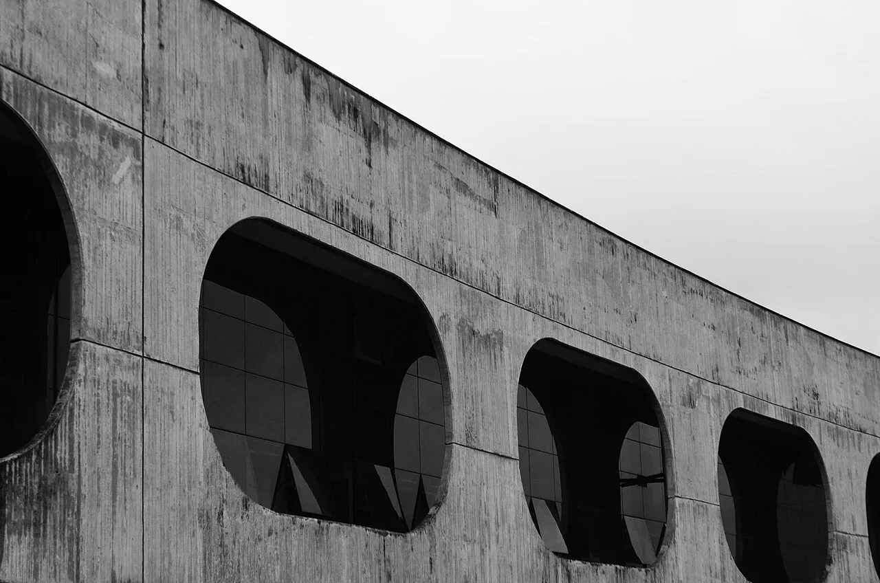 CCBB Brasília ocupa edifício de Niemeyer com teatro, cinema, galerias e jardins