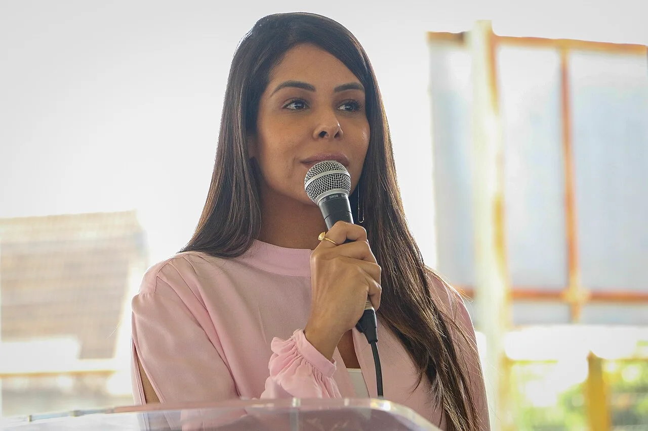 Celina Leão assina ordens de serviço de R$ 31 milhões e anuncia obras de drenagem em Arniqueira