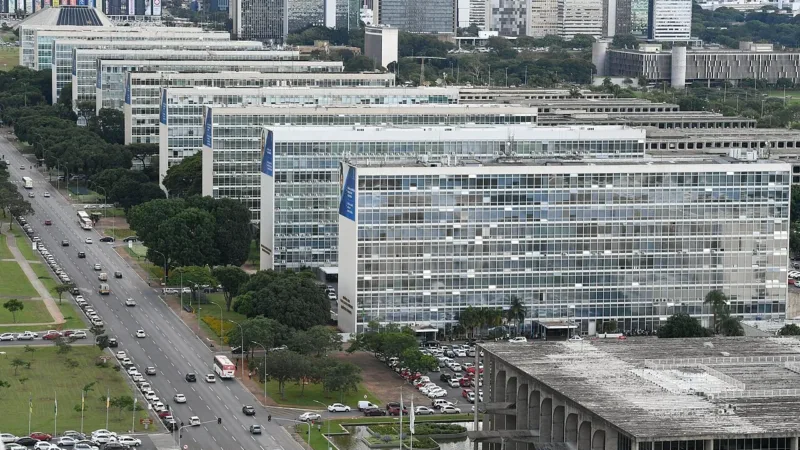 Concursos no DF em 2025: LDO prevê mais de 31 mil vagas e editais movimentam PMDF, STM, TRF1 e Caesb