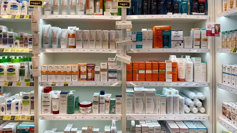 Cosmeticorexia: rotinas de skincare adulto entre meninas preocupam dermatologistas e pediatras
