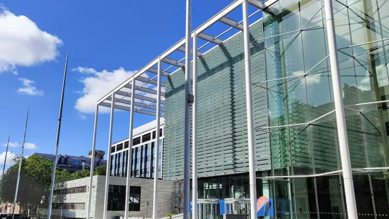 Covid-19 pode prejudicar memória e raciocínio por mais de um ano, aponta Imperial College