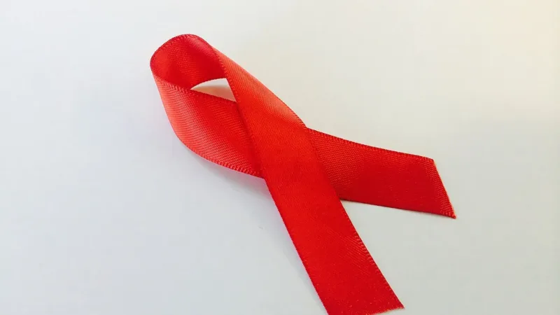 DF começa a distribuir autotestes de HIV em embalagem menor e mais discreta