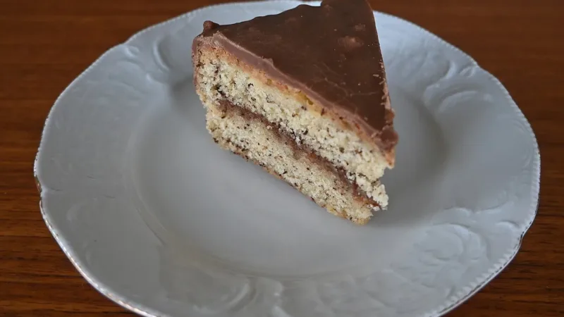 Dia das Mães: nutricionista ensina bolo de chocolate com banana de apenas dois ingredientes