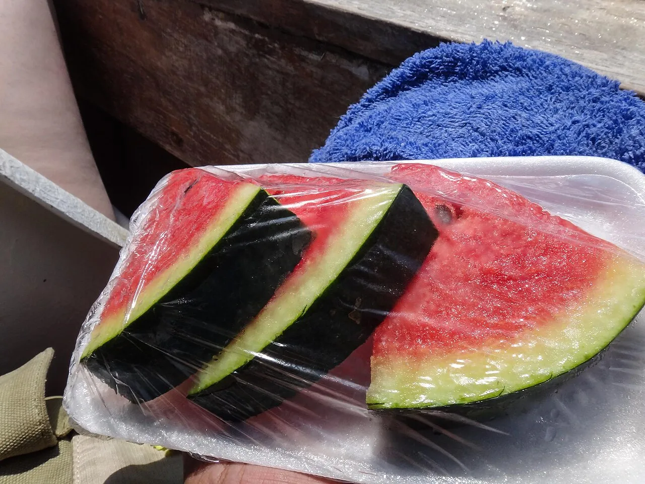Dias quentes: frutas, água e refeições leves ajudam o corpo a enfrentar o calor