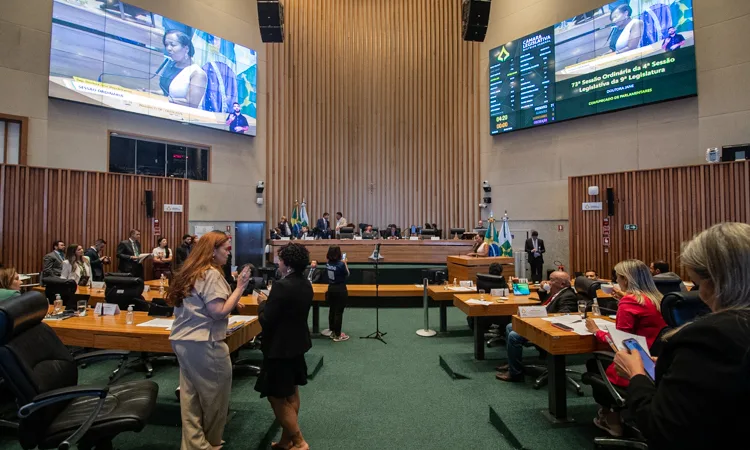 Distritais aprovam projeto de lei para regularizar equipamentos públicos
