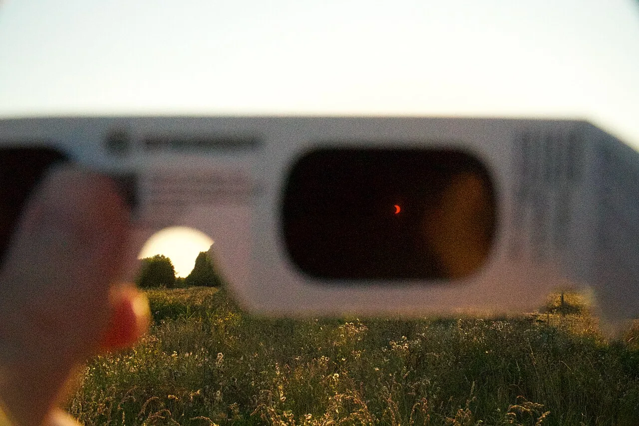Eclipse solar de 14 de outubro: como observar o fenômeno sem prejudicar os olhos