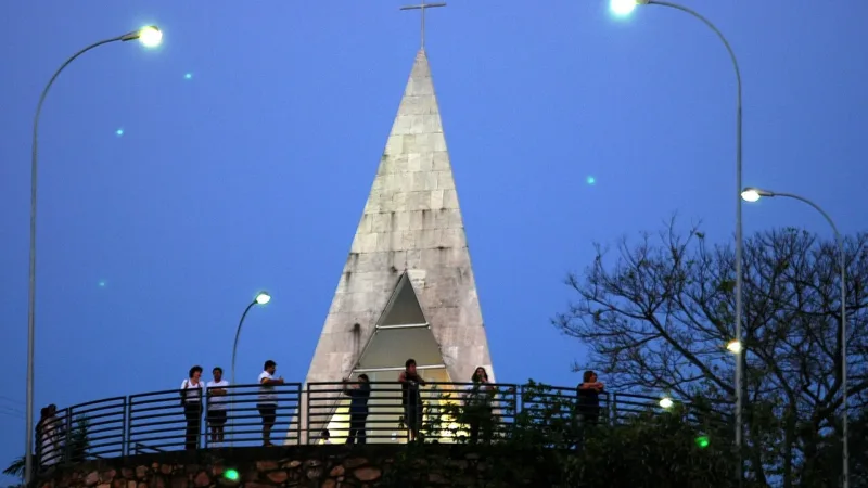 Ermida Dom Bosco tem trilha de 10 km no cerrado, vista do Lago Paranoá e entrada gratuita
