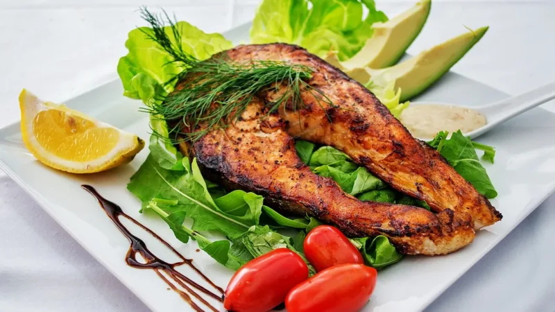 Fibromialgia: o que incluir e o que evitar na alimentação para aliviar os sintomas