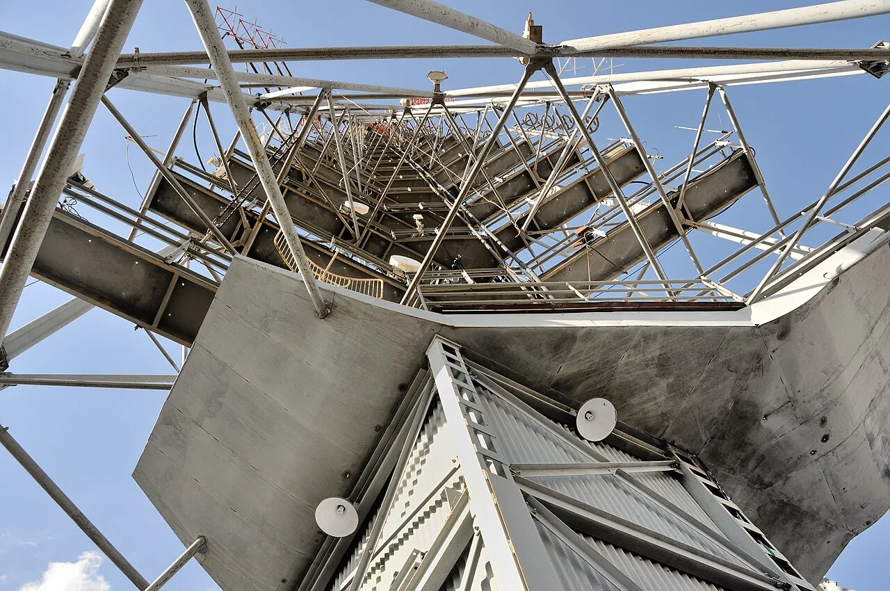 Fonte Luminosa da Torre de TV conta a história de Brasília com jatos de até 50 metros