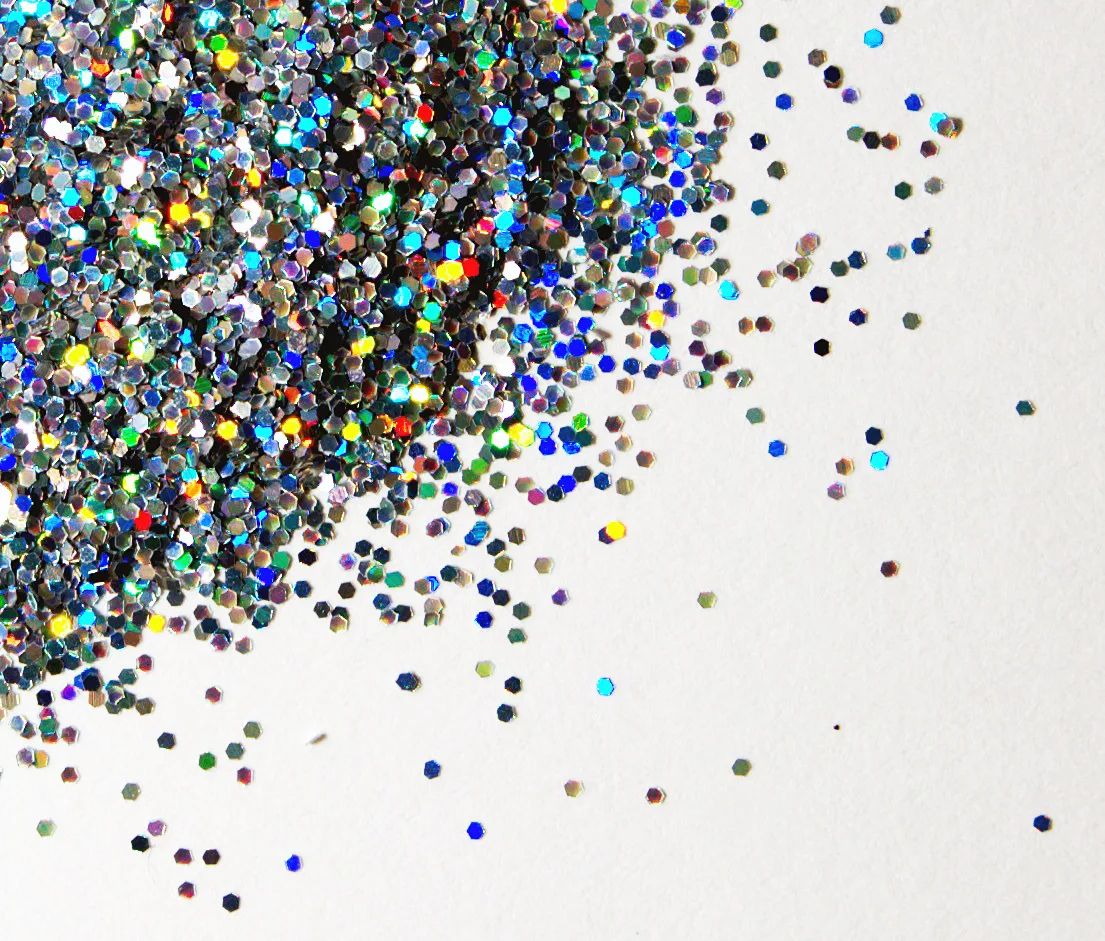 Glitter na folia: como brilhar sem irritar a pele e os olhos