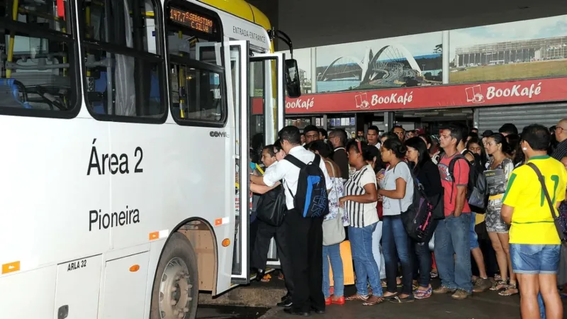 Greve dos rodoviários: empresas oferecem reajuste de 6% antes de assembleia neste domingo