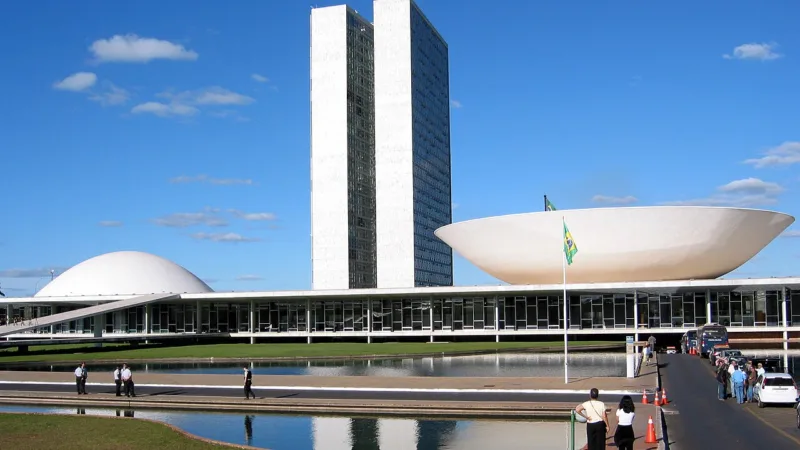 Guto Felício promete destinar 60% das emendas à saúde do DF se for eleito senador