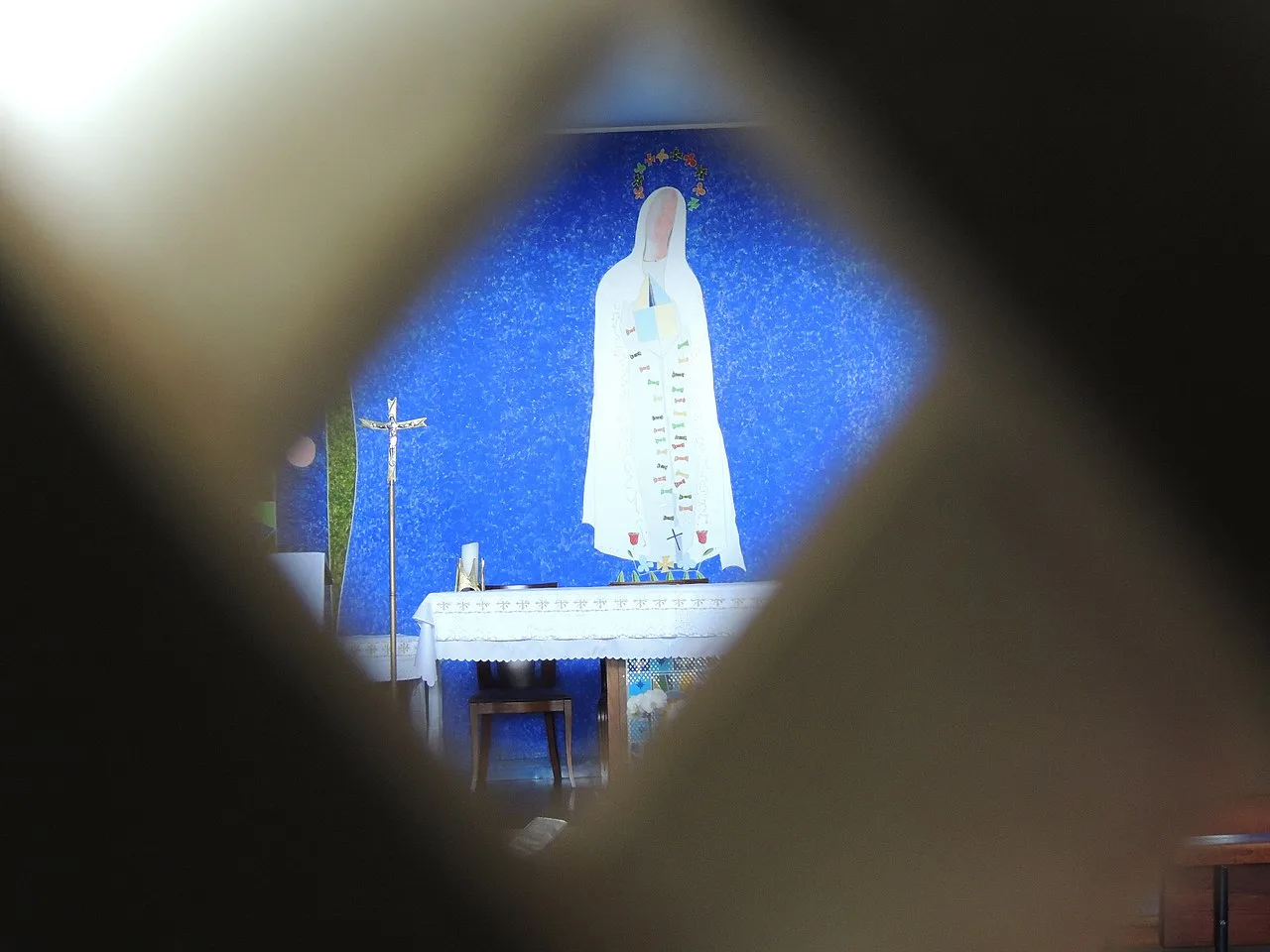 Igrejinha da 307/308 Sul: capela em forma de chapéu de freira nasceu de uma promessa de Sarah Kubitschek