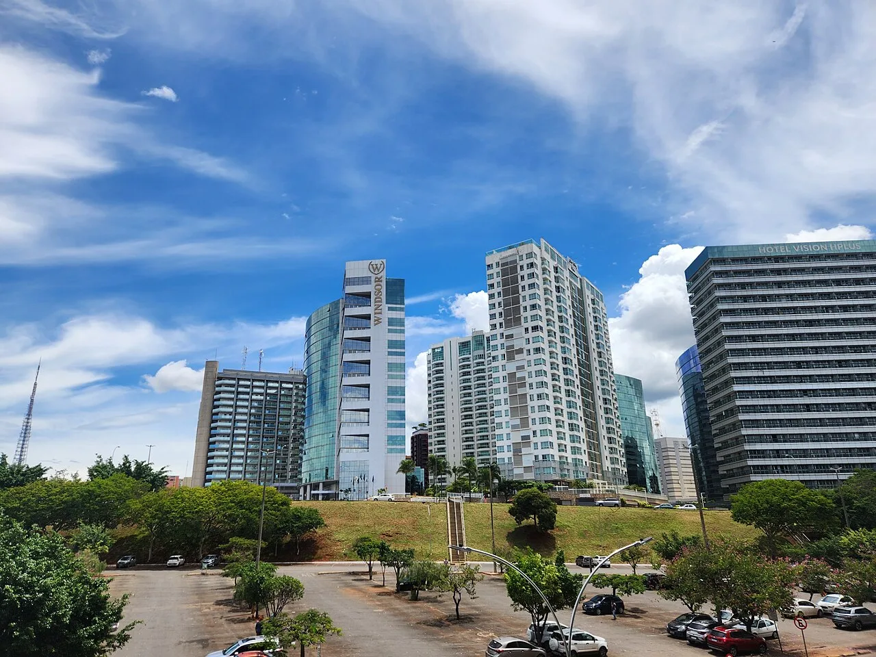 Kubitschek Plaza Hotel aposta na hospitalidade mineira no Setor Hoteleiro Norte
